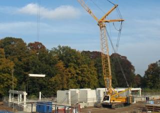 Gru cingolate - braccio a traliccio Liebherr LR 1130