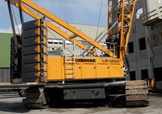Gru cingolate - braccio a traliccio Liebherr LR 1250