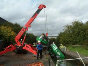 Gru cingolate - braccio telescopico UNIC URW-706