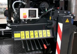 Gru per autocarro idrauliche MKG HLK 106 HP a1