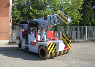 Gru semoventi industriali Valla 250 EC