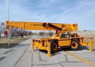 Gru semoventi industriali Broderson IC-400