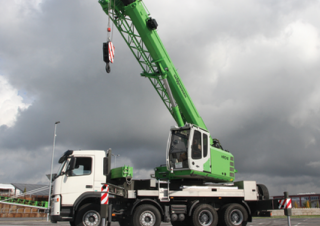 Gru telesc. montata su camion Sennebogen HPC 35