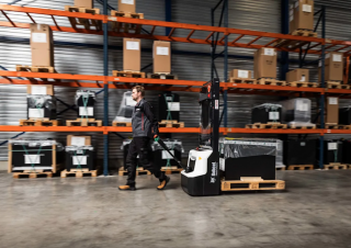 Stoccatori per pallet Impilatori Walkie Bobcat LSM12N-7