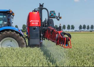 Irroratrice con barra montabile Kverneland iXter B16