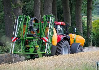 Irroratrice con barra montabile Amazone UF 1201 (24)