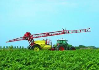 Irroratrice con barra su rimorchio Kverneland Phoenix B 30