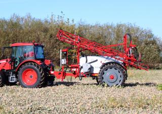 Irroratrice con barra su rimorchio Unia Plus 2021 