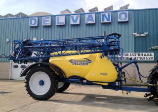 Irroratrice con barra su rimorchio Delvano TS 6000