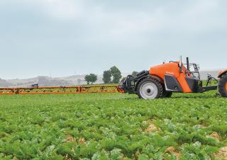 Irroratrice con barra su rimorchio Kubota XTS3-2.600l