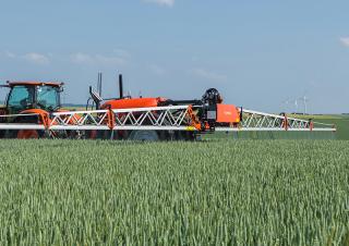 Irroratrice con barra su rimorchio Kubota XTS3-2.600l