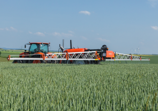Irroratrice con barra su rimorchio Kubota XTS3-3.200l iXflow-E