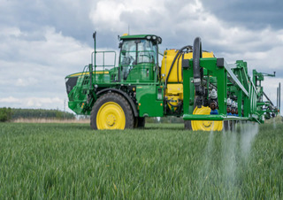Irroratrici con barra aeree semoventi John Deere R4140i 