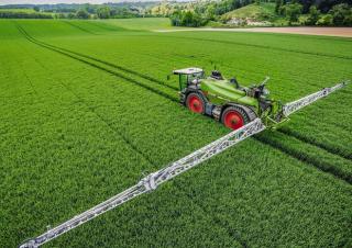 Irroratrici con barra aeree semoventi Fendt Rogator 645