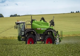 Irroratrici con barra aeree semoventi Fendt Rogator 655
