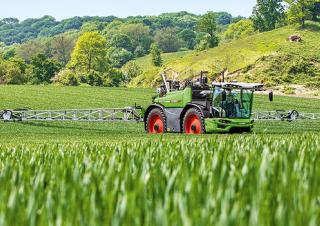 Irroratrici con barra aeree semoventi Fendt Rogator 665 