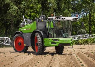 Irroratrici con barra aeree semoventi Fendt Rogator 665 