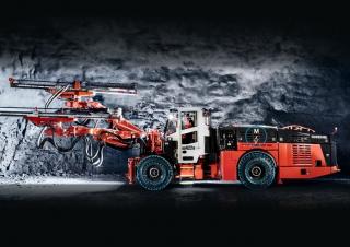 Macchine per la perforazione direzionale Sandvik DD422iE