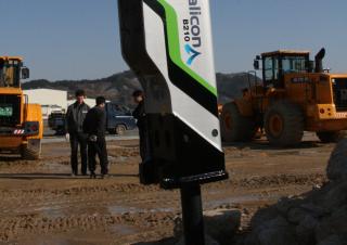 Accessori e attacchi Martelli demolitori idraulici Daemo B210
