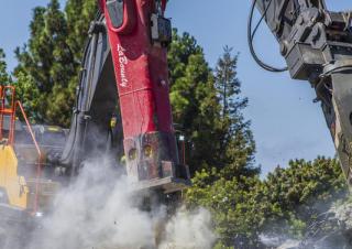 Accessori e attacchi Martelli demolitori idraulici LaBounty LMB 2015 