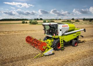 Mietitrebbie Claas Avero 240