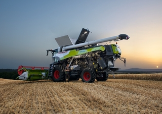 Mietitrebbie Claas Trion 720   