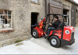 Mini caricatore frontale Schäffer 2028 SLT 
