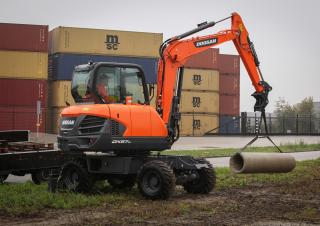 Escavatori gommati Doosan DX57W-5