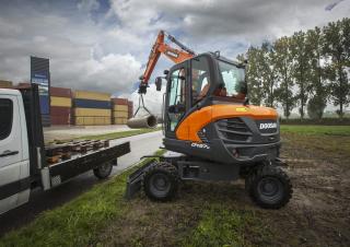 Escavatori gommati Doosan DX57W-5