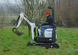 Miniescavatori Bobcat E08