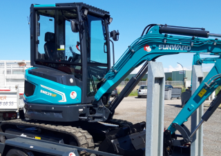 Miniescavatori Sunward SWE25UF