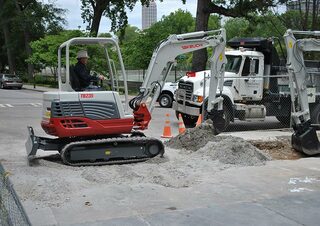 Miniescavatori Takeuchi TB 235