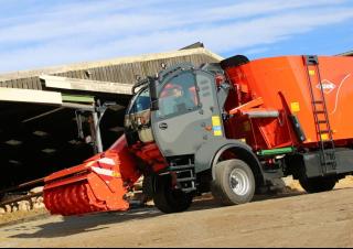 Tecnologia di alimentazione Miscelatori di mangime semoventi Kuhn SPV Intense 14.2 DS