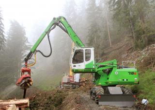 Movimentatori di materiali Sennebogen 718M E