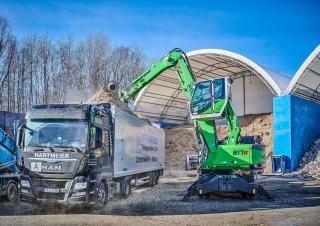 Movimentatori di materiali Sennebogen 817M E 