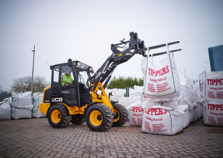 Pale gommate JCB 403