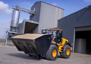 Pale gommate JCB 435S