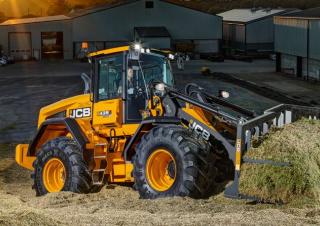 Pale gommate JCB 435S