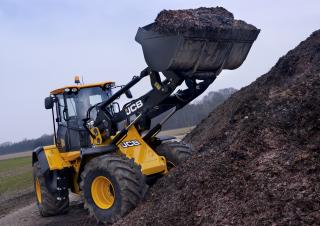 Pale gommate JCB 435S