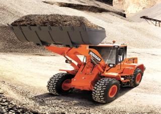 Pale gommate Doosan DL 200