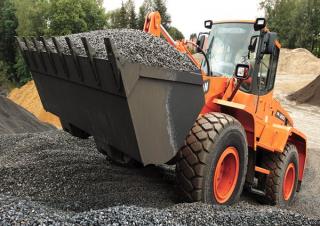 Pale gommate Doosan DL 250