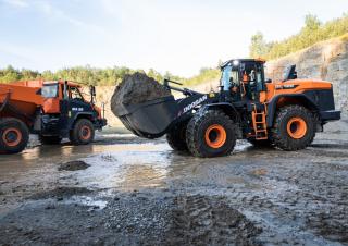 Pale gommate Doosan DL480-7