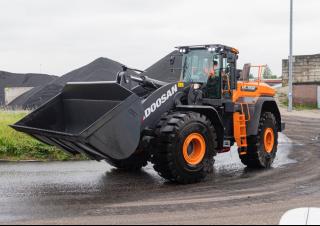 Pale gommate Doosan DL550-7