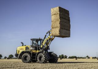 Pale gommate New Holland W130D LR