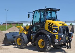 Pale gommate Komatsu WA100M-8E0