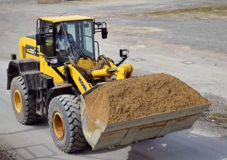 Pale gommate Komatsu WA320-8E0