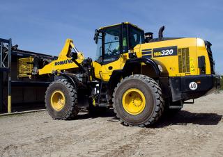 Pale gommate Komatsu WA320-8E0