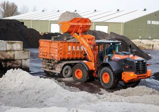 Pale gommate Hitachi ZW220-6