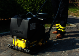 Piastre vibranti Piastre vibranti monodirezionali Bomag BPS 18/45
