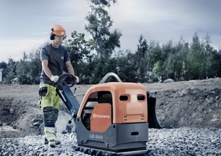 Piastre vibranti Piastre vibranti reversibili Husqvarna LG 504